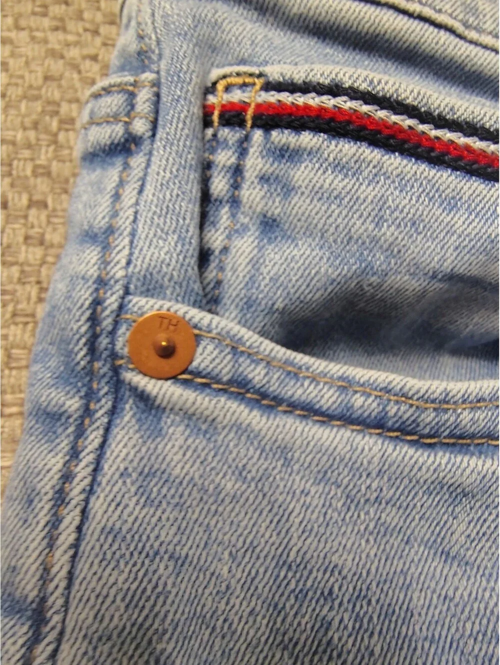 Tommy Hilfiger Jeans Mens 34x32 Straight Leg Light Wash Blue Denim 5-Pocket
